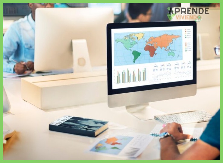 ¿Dónde se pueden encontrar recursos online gratuitos que enseñen a diversificar los ingresos mediante las siete fuentes clásicas (empleo, inversiones, etc.)?